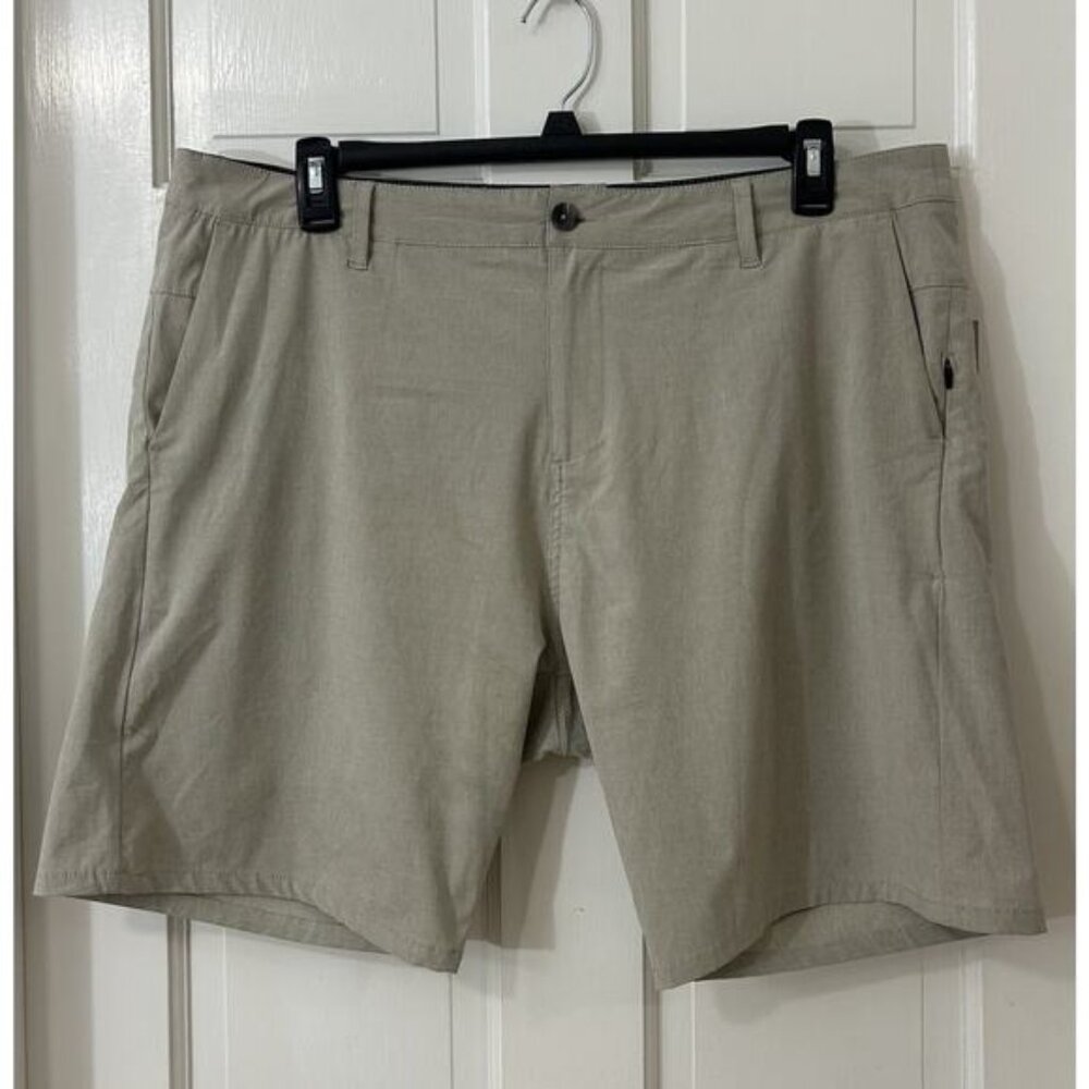 Vuori Shorts Mens 40" X 9" Beige Aim Comfort Golf Performance Hiking Outdoors